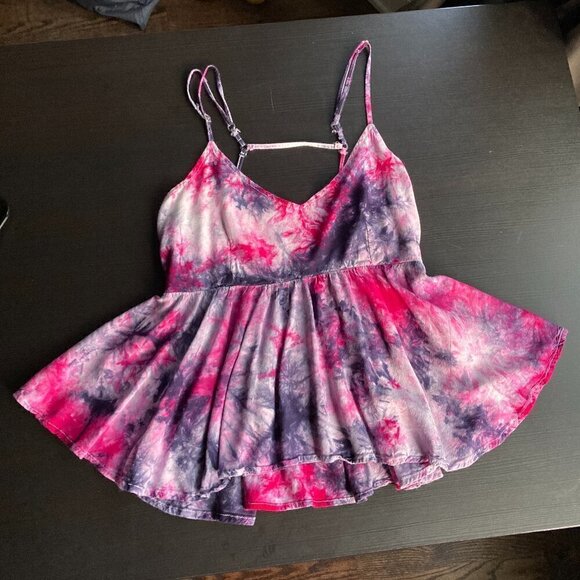 TIE DYE SPAGUETTI STRAP CAMISOLE/WAIST RUFFLE SIZE SMALL OPEN BACK - Picture 1 of 9